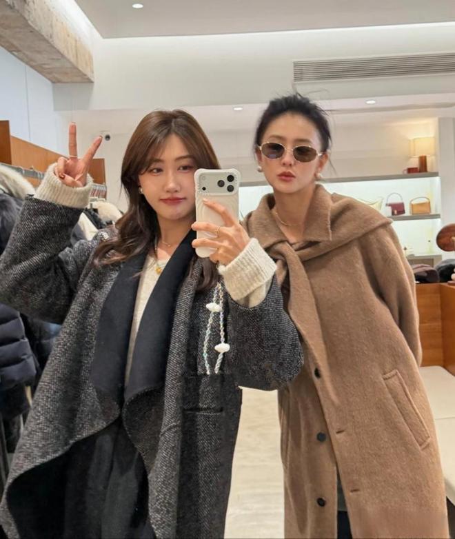 管是多大 分分钟穿出气质感AG真人百家乐棕色大衣”不